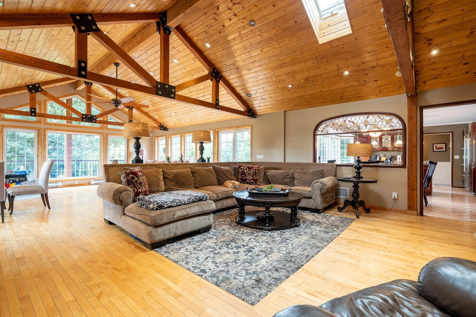 Listing Image 11