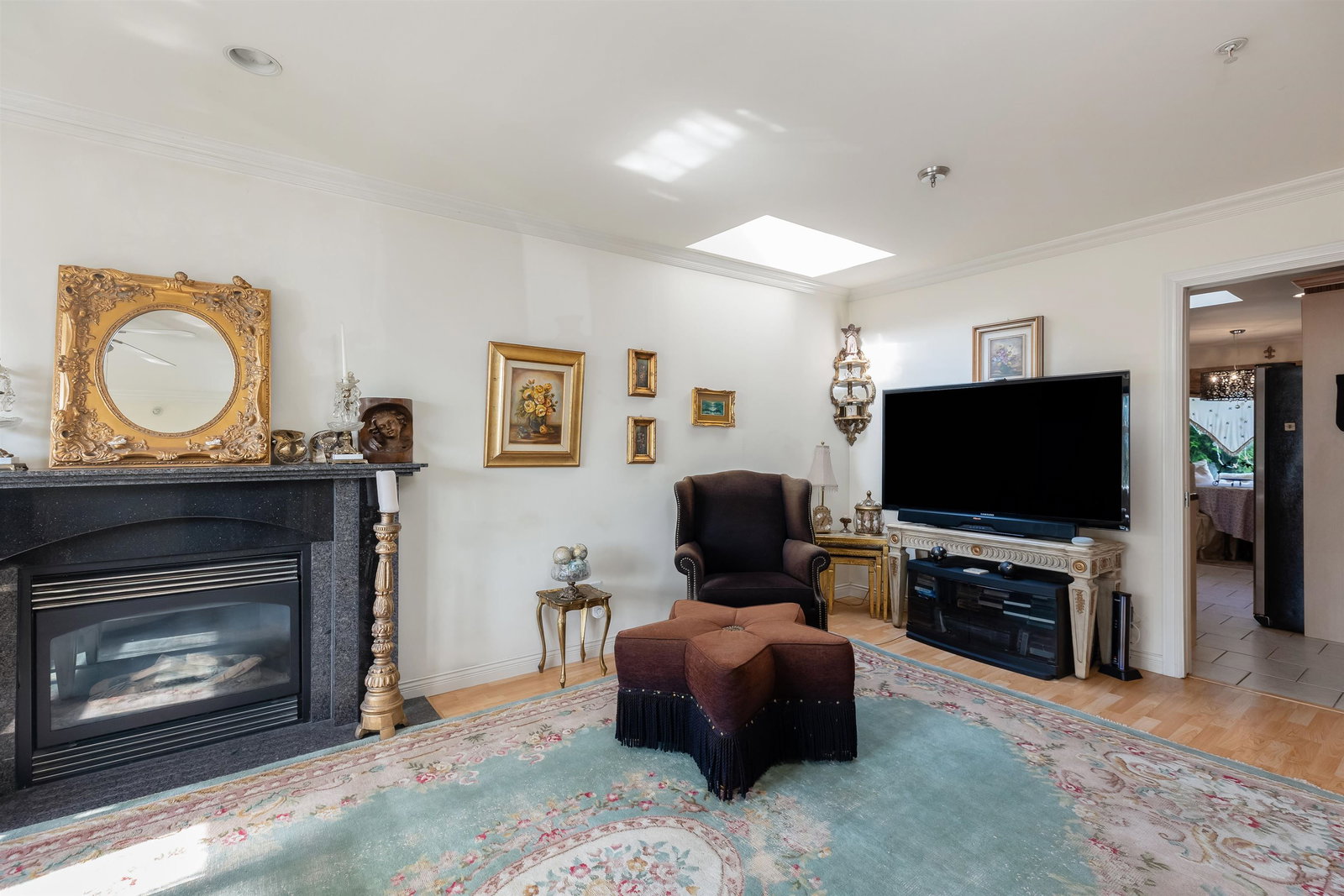 Listing Image 7