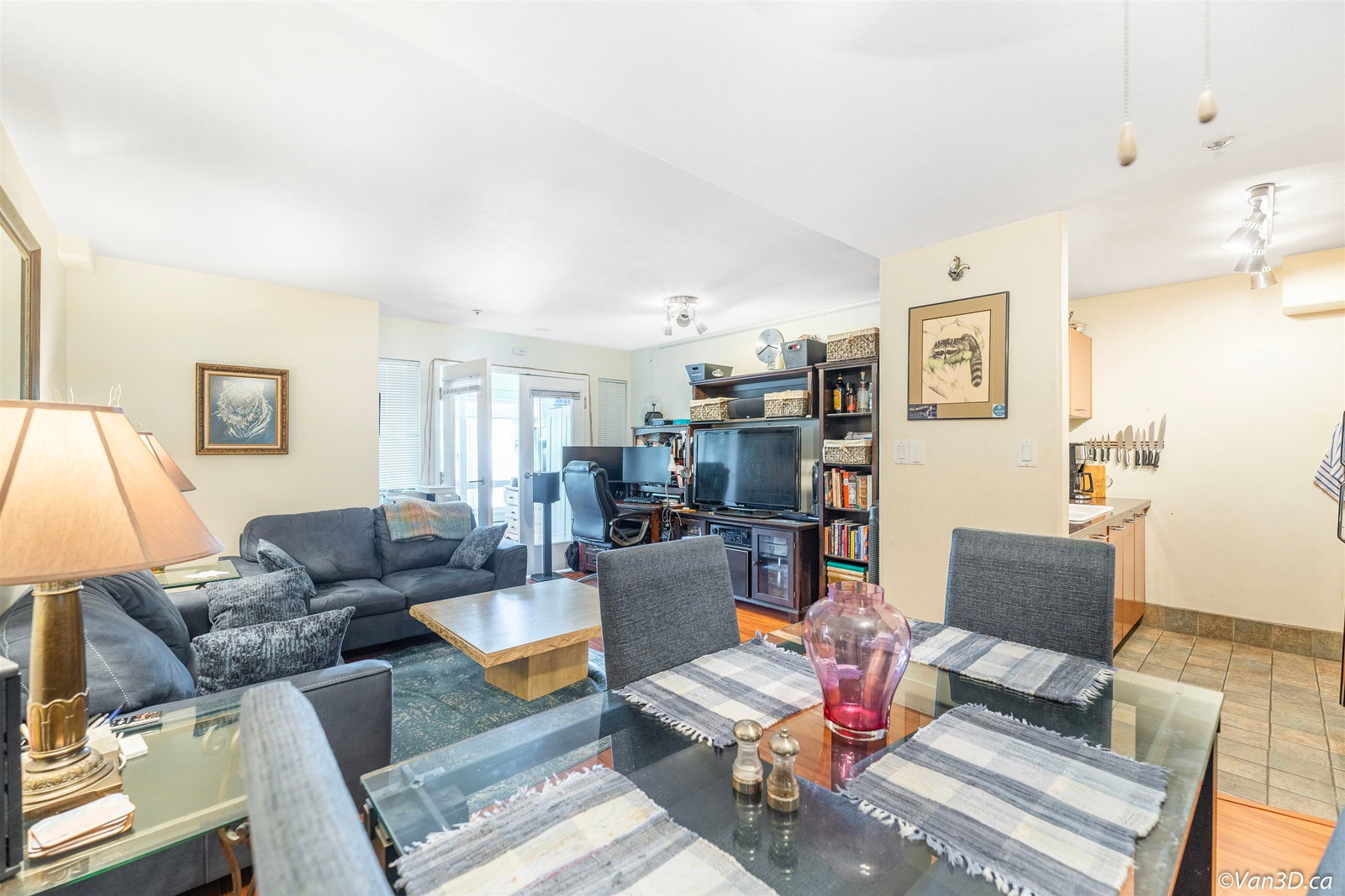 Listing Image 6
