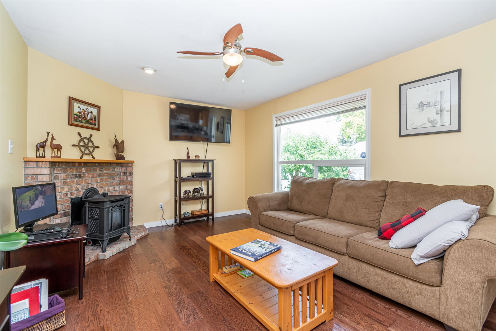 Listing Image 16