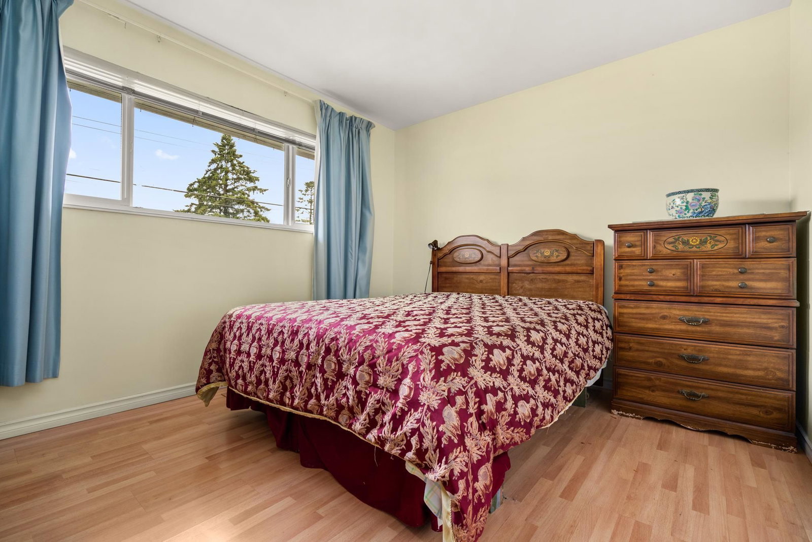 Listing Image 9