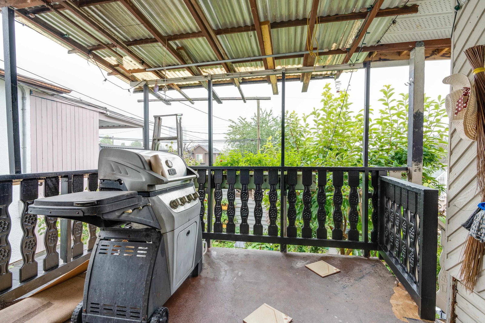 Listing Image 11