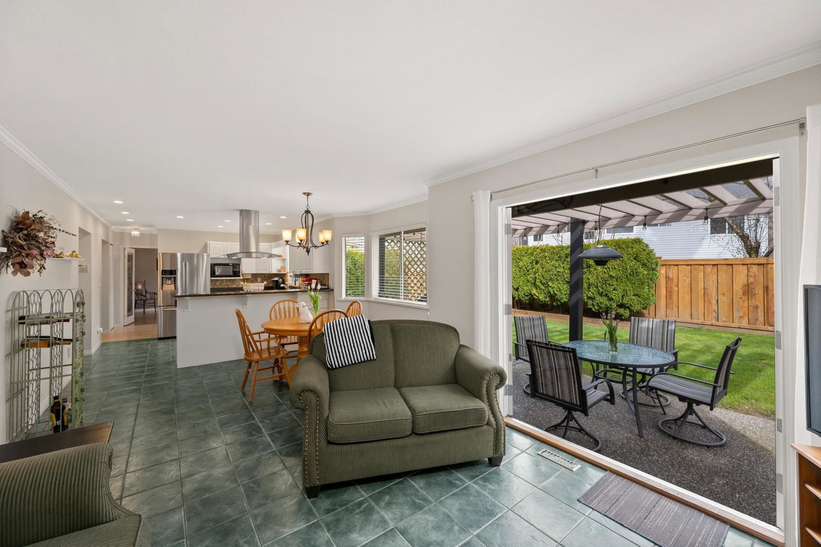 Listing Image 11