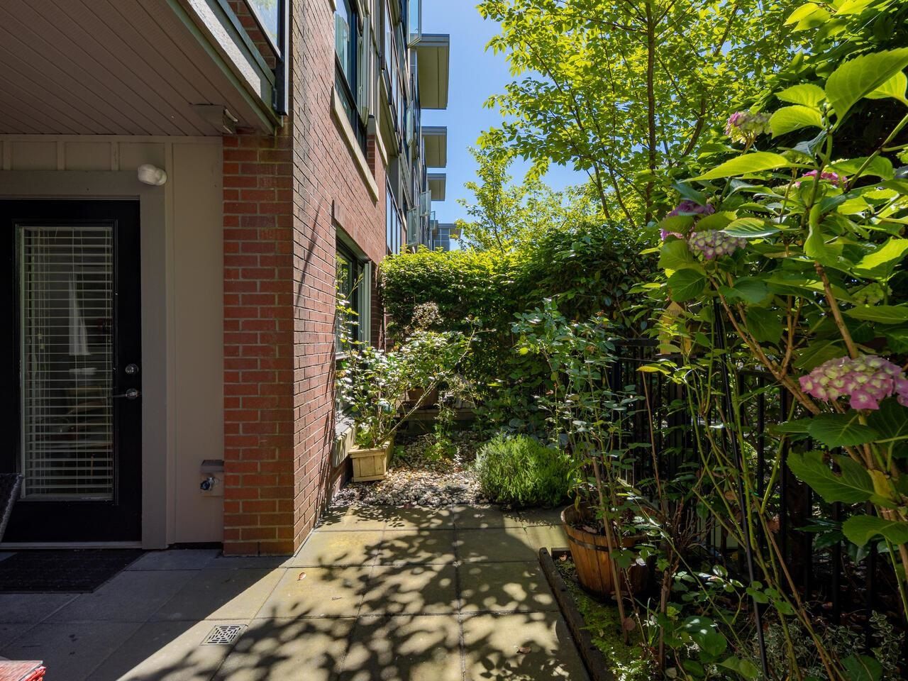 Listing Image 10