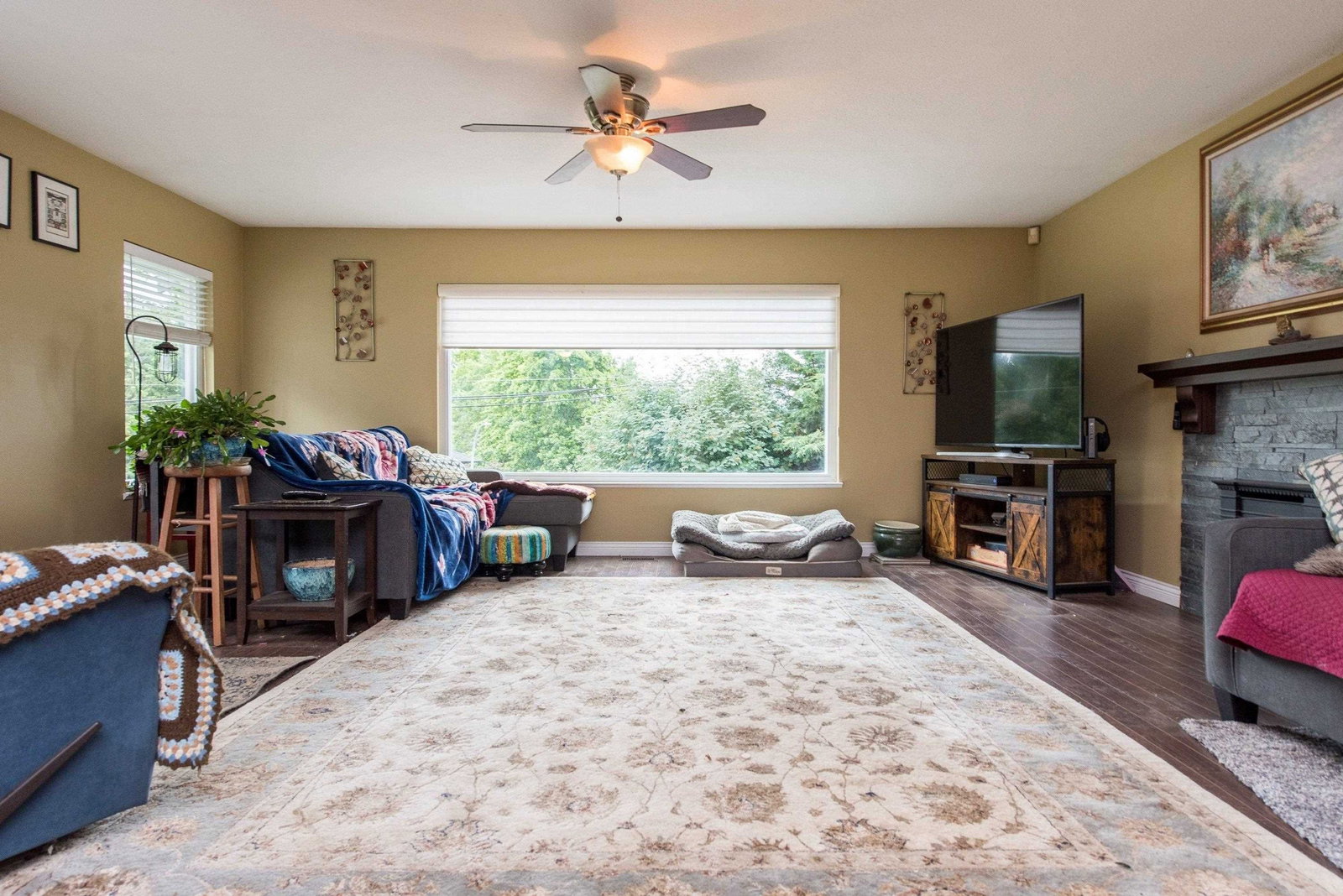 Listing Image 11