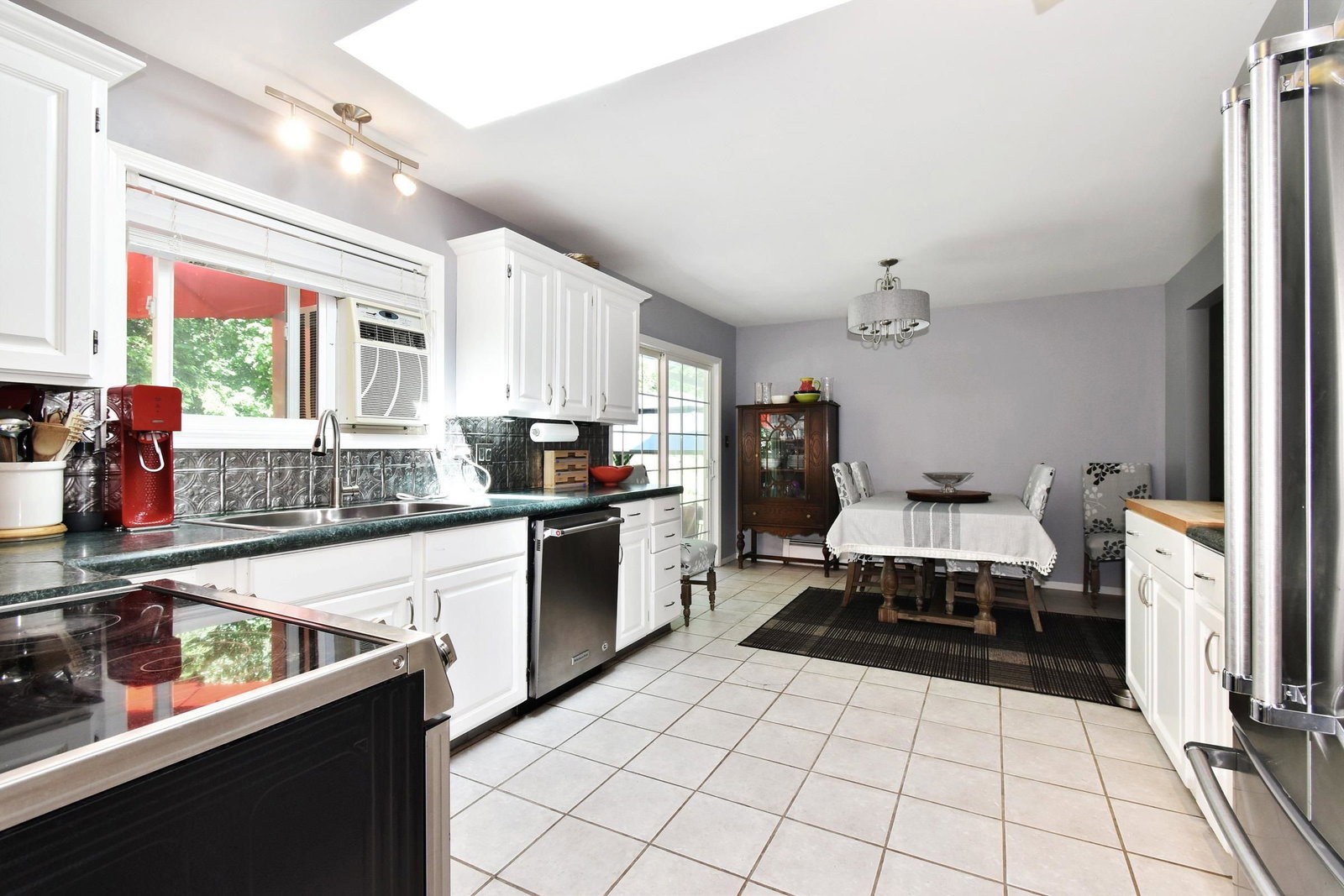 Listing Image 11