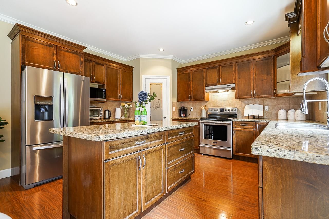 Listing Image 9