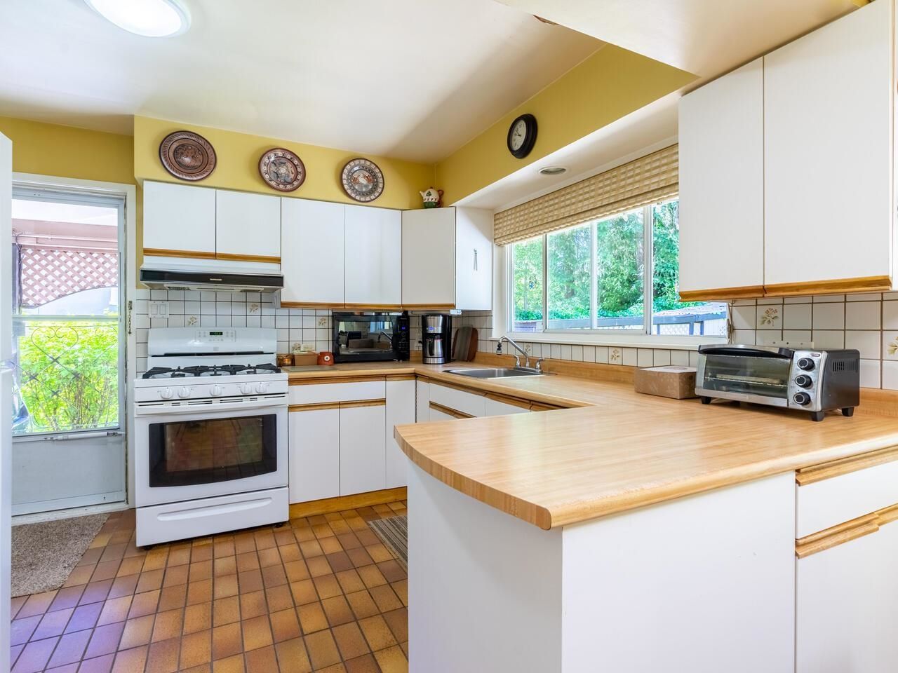Listing Image 11