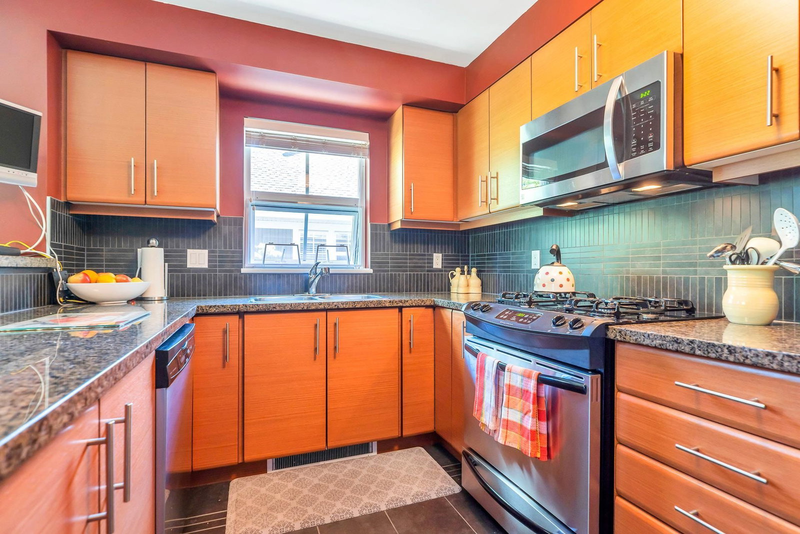 Listing Image 15
