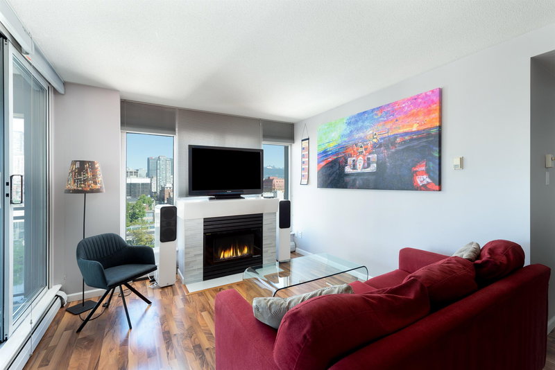 1601 - 183 Keefer Place, Vancouver, V6B 6R9 | Image 2