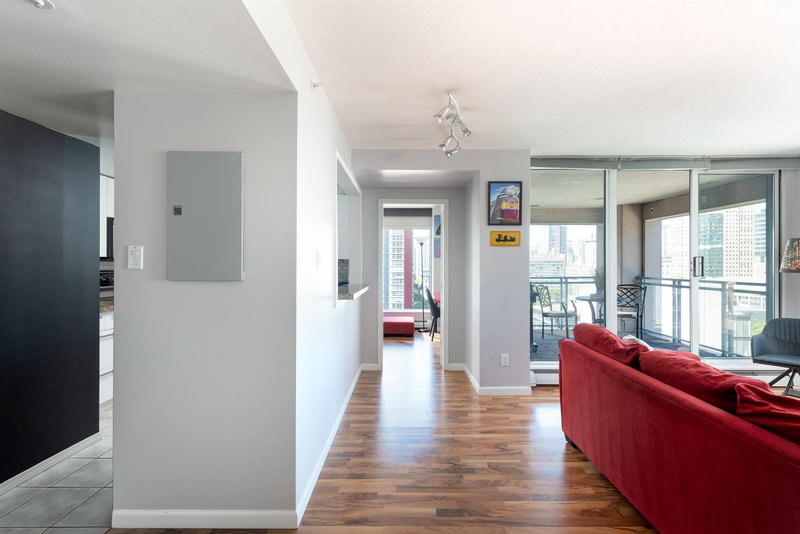 1601 - 183 Keefer Place, Vancouver, V6B 6R9 | Image 3
