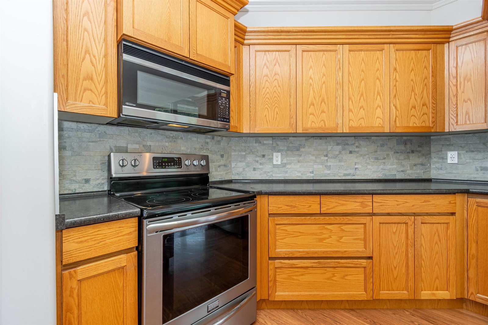 Listing Image 16