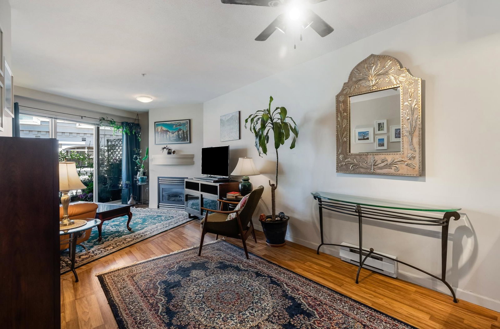 Listing Image 5