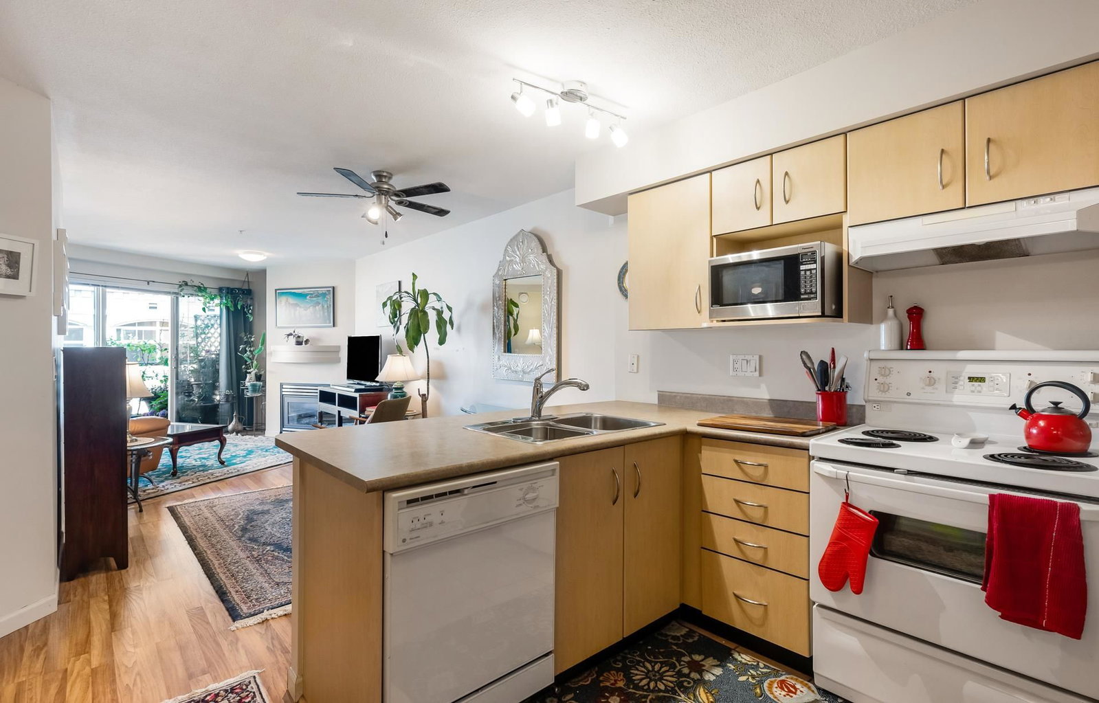 Listing Image 9