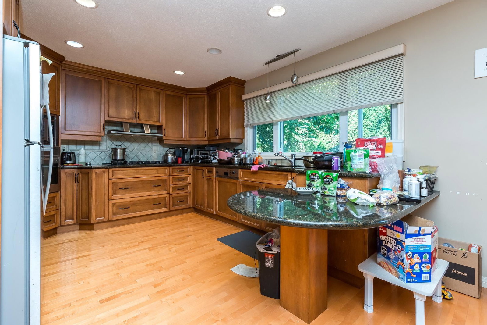 Listing Image 19