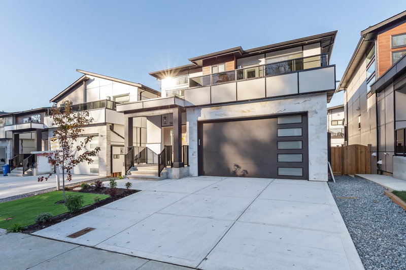 36727 Dianne Brook Avenue, Abbotsford, V3G 0H4 | Image 3