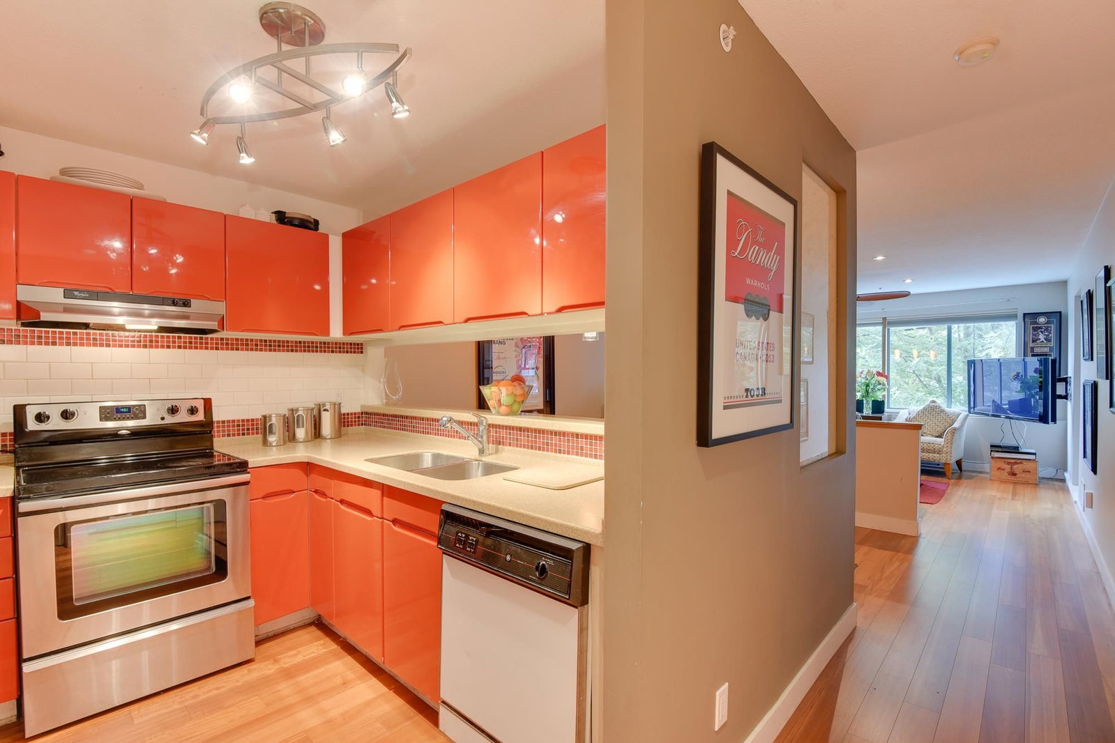 Listing Image 11
