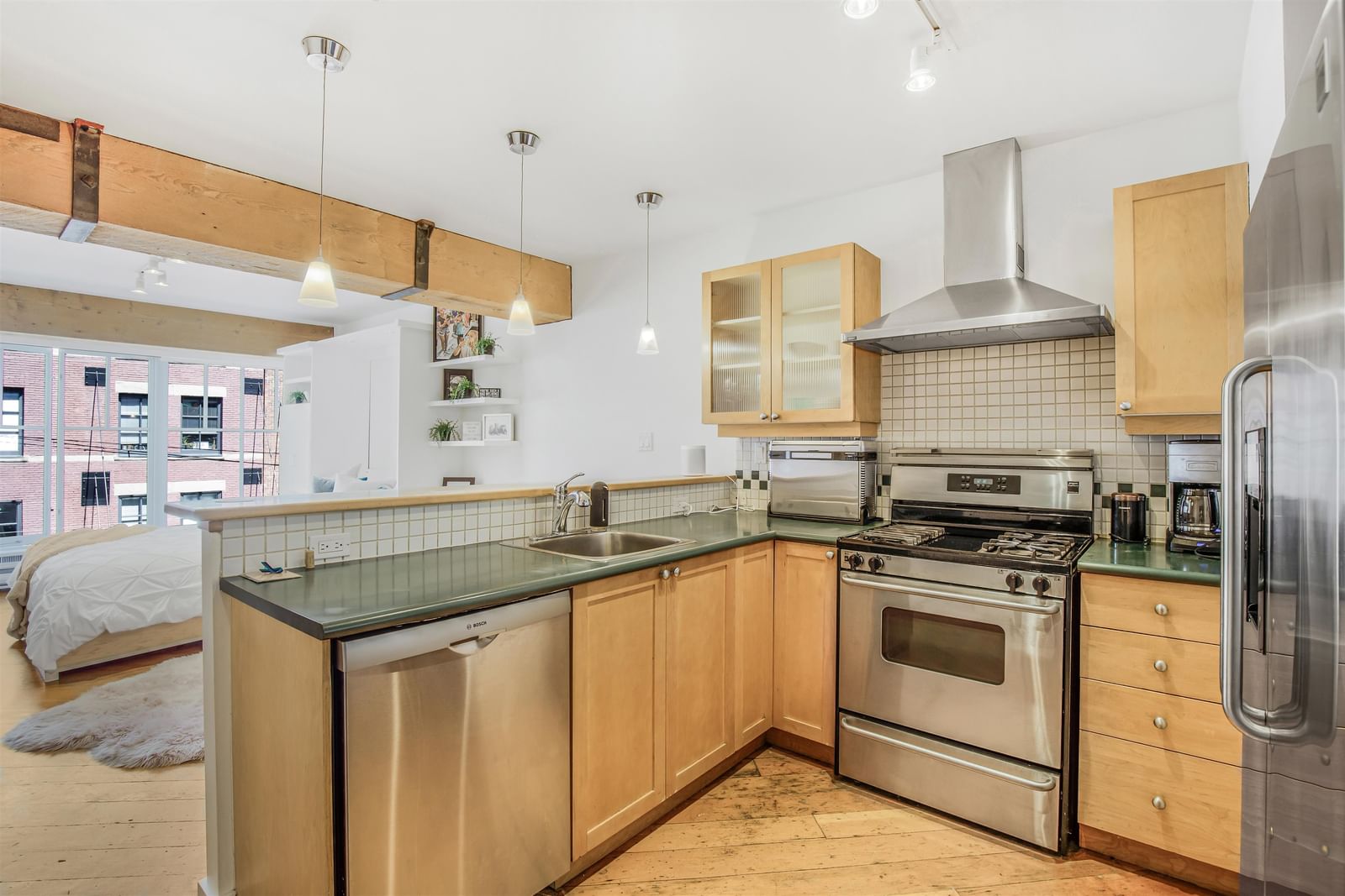 Listing Image 10