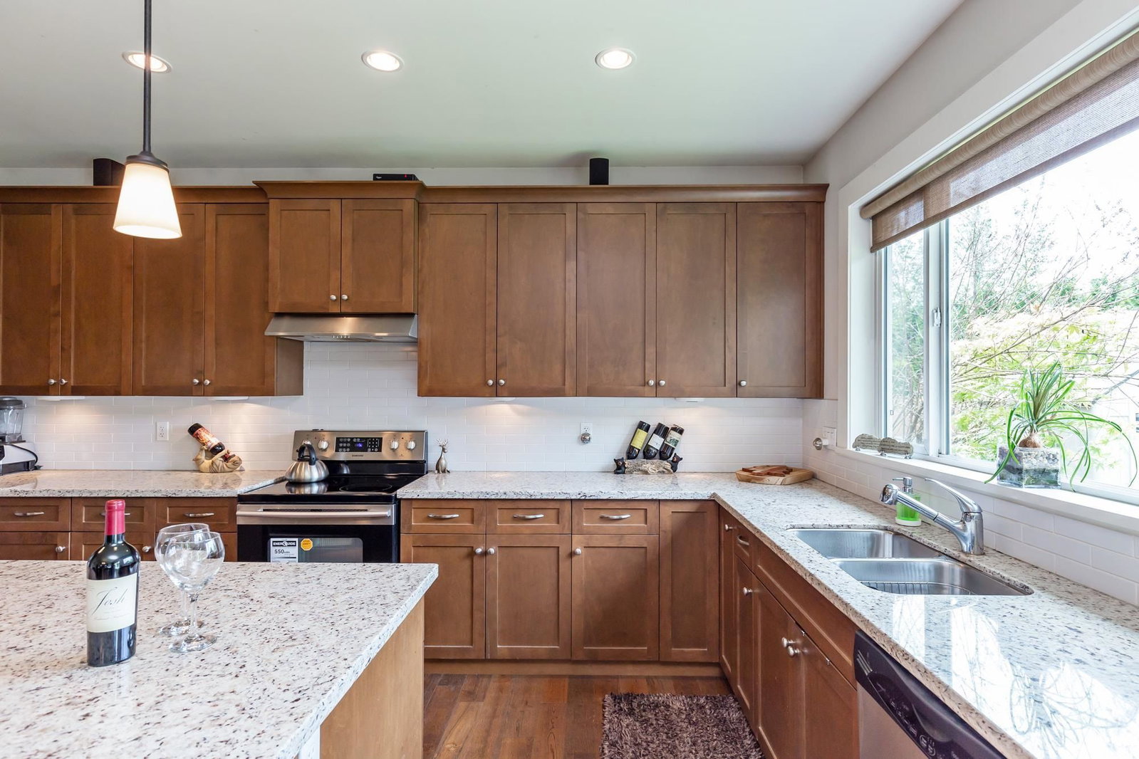 Listing Image 19