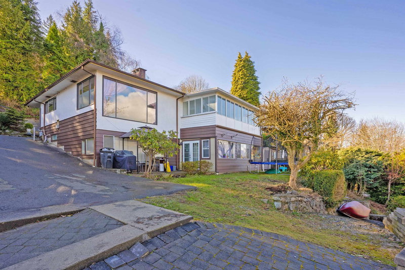 5645 Highfield Drive, Burnaby, V5B 1E4 | Image 3