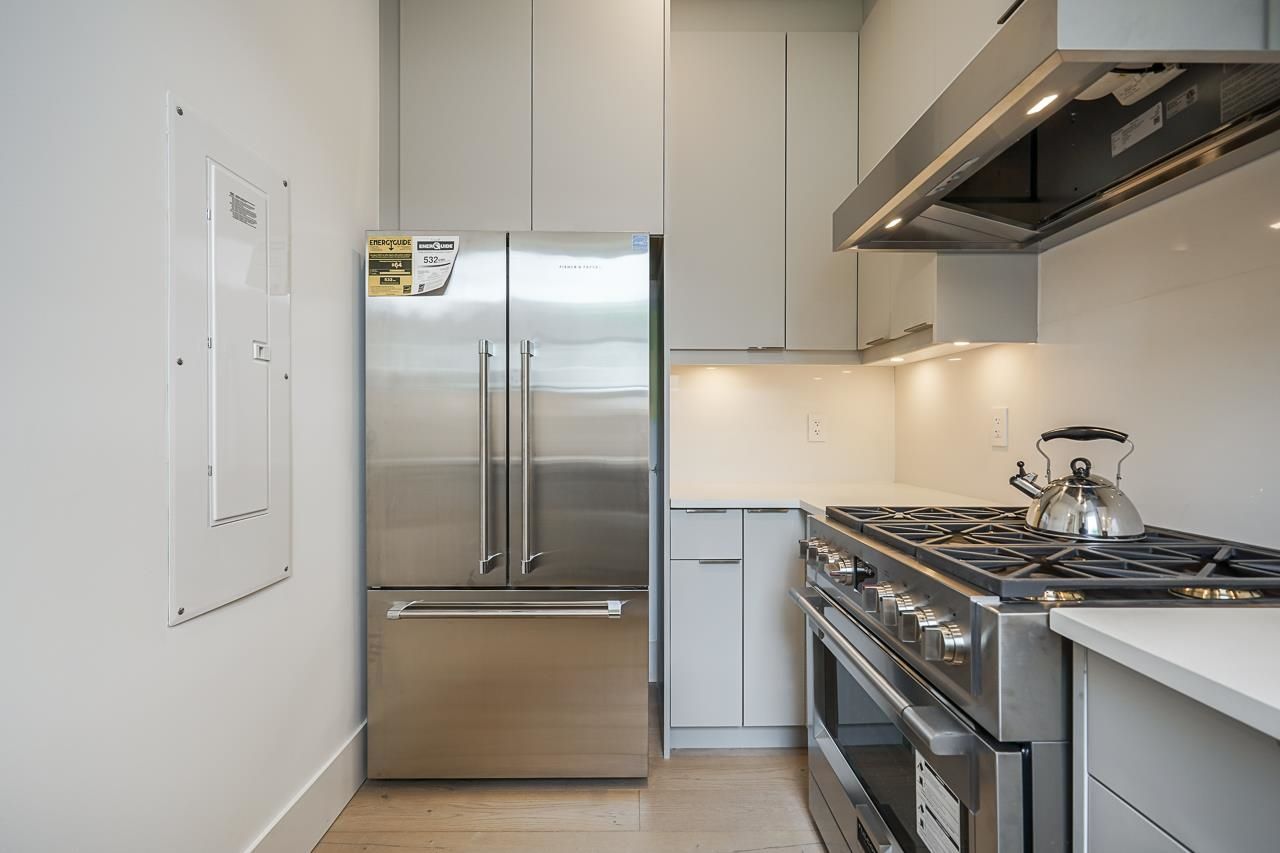 Listing Image 15