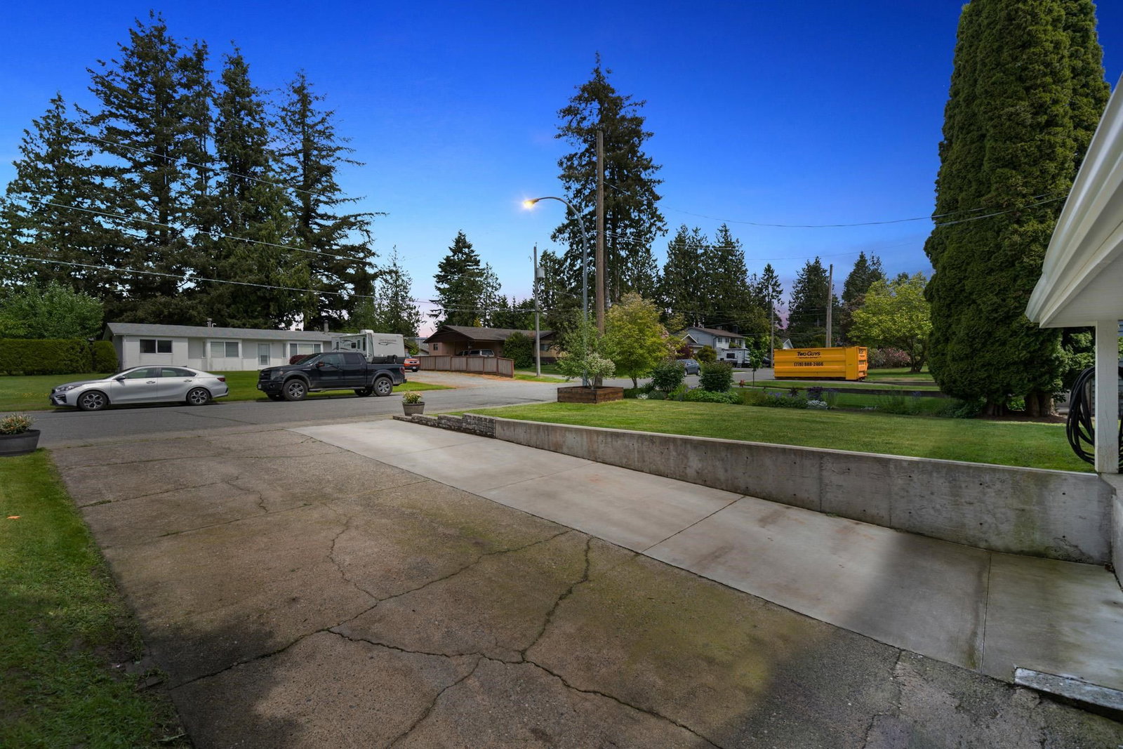 Listing Image 3