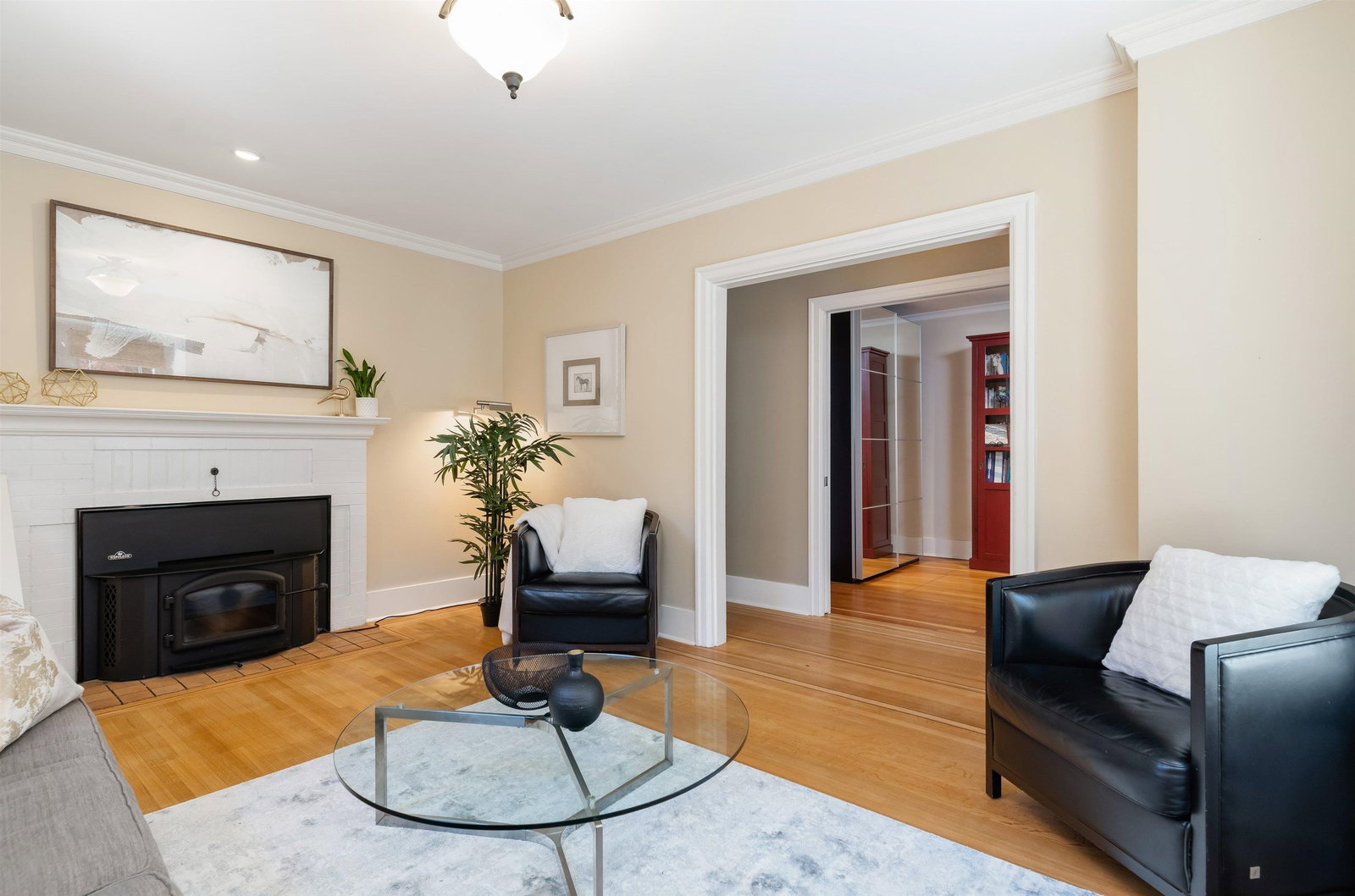 Listing Image 5