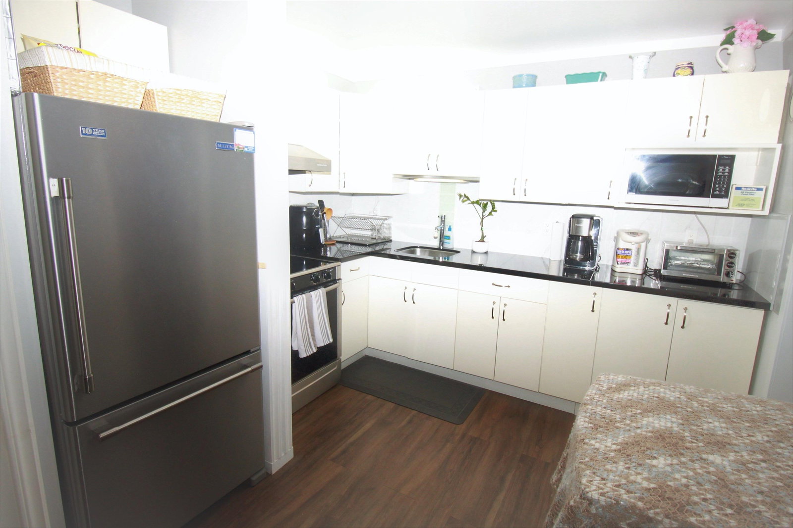 Listing Image 6