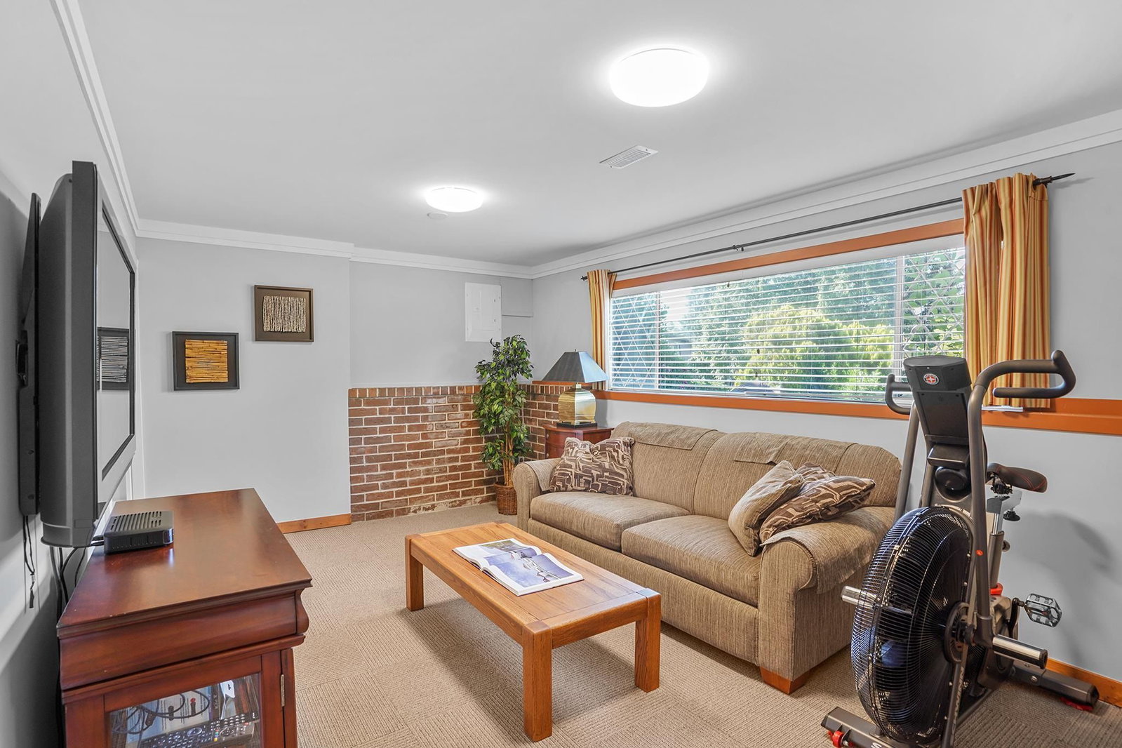 Listing Image 23
