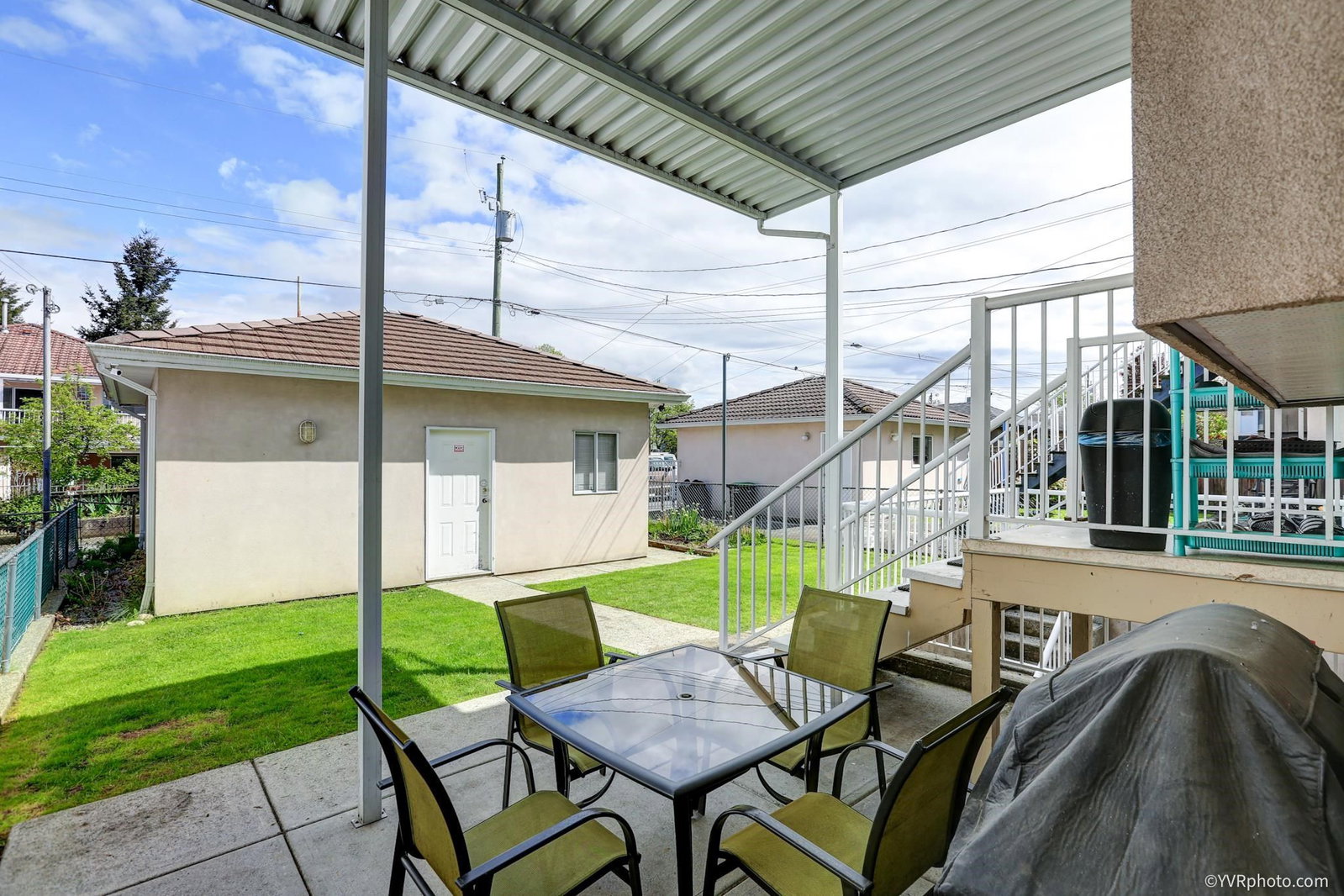 Listing Image 4