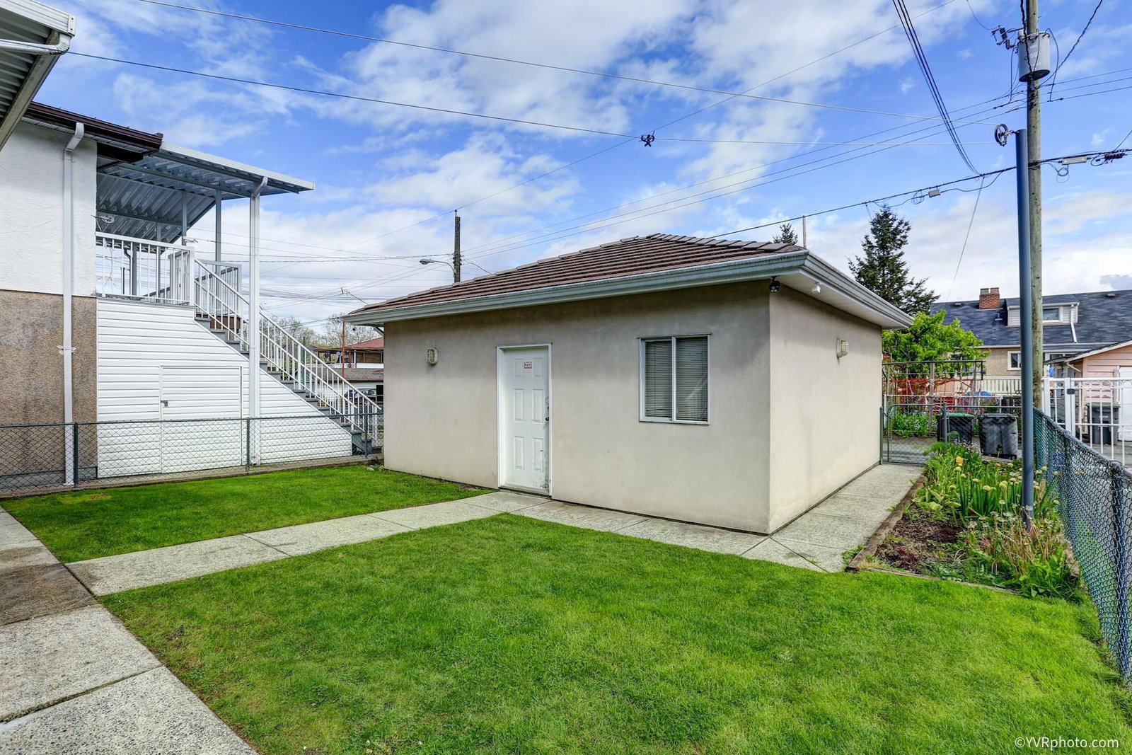 Listing Image 5