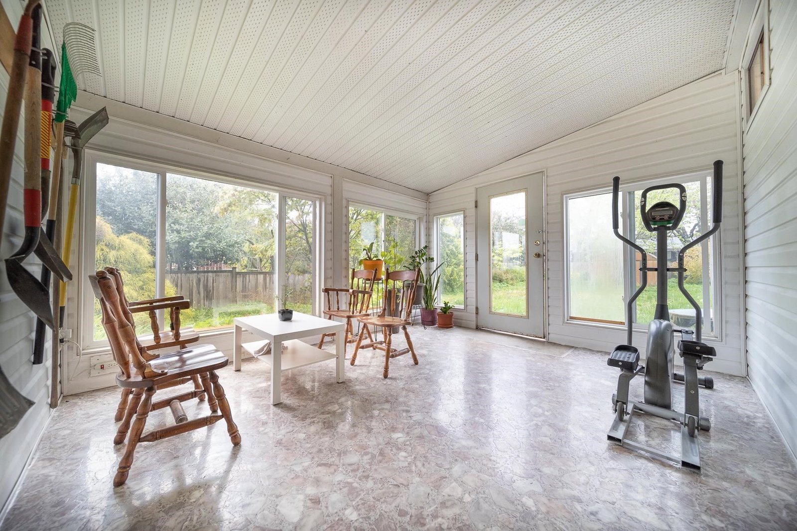 Listing Image 12