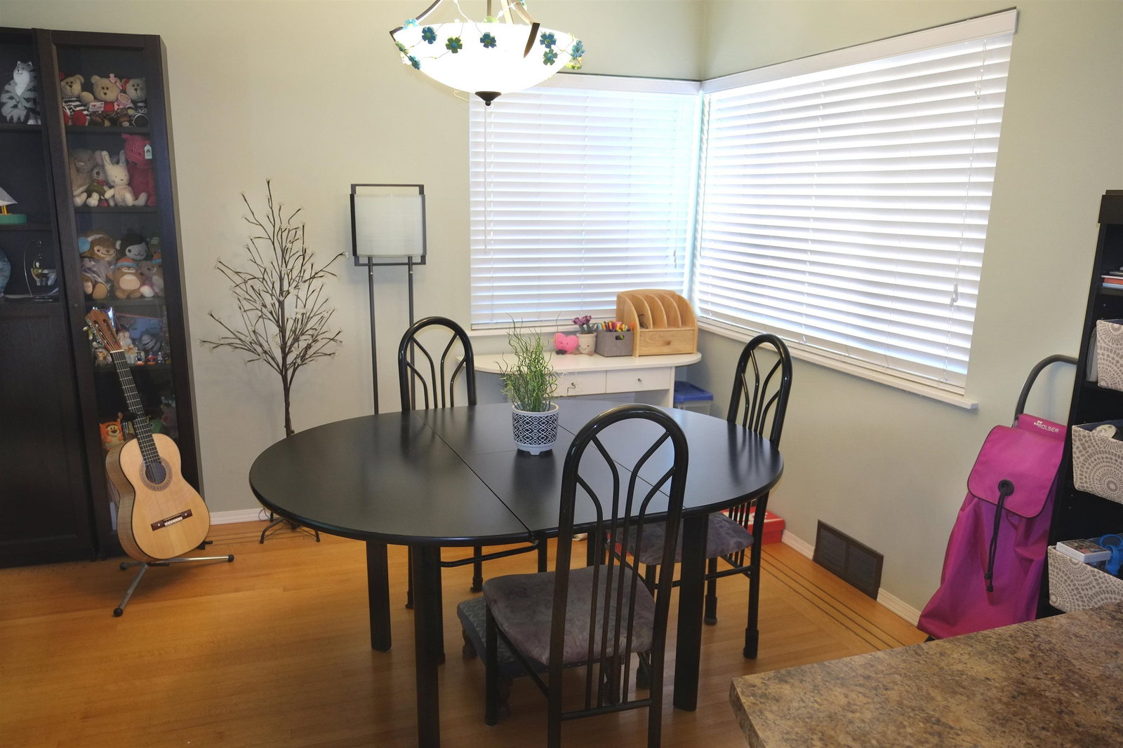 Listing Image 5