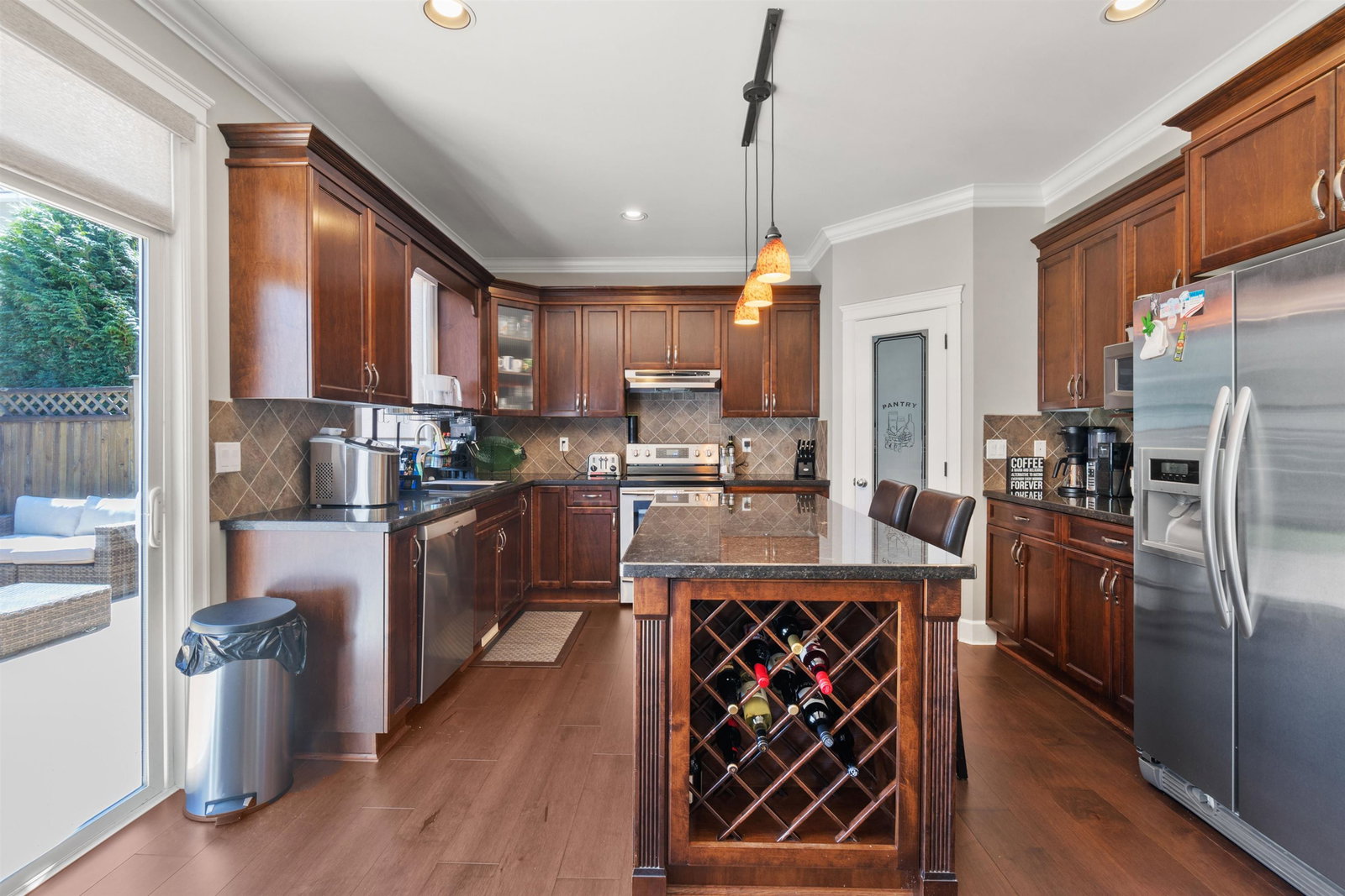 Listing Image 19