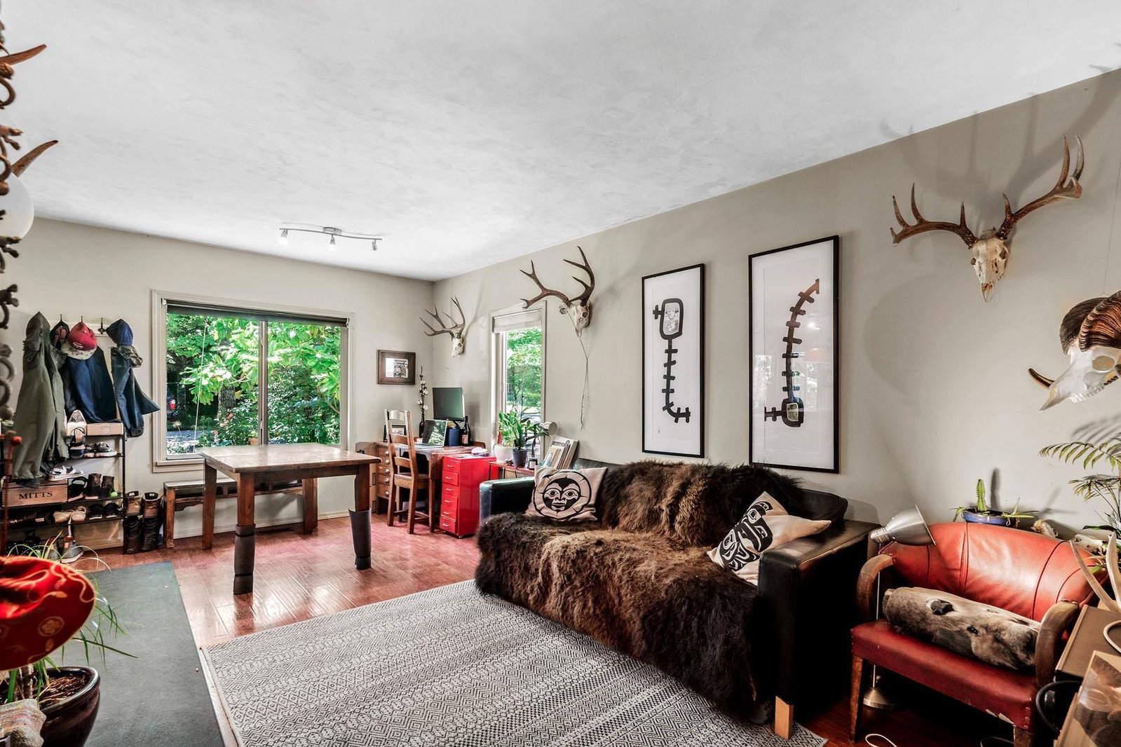 Listing Image 6