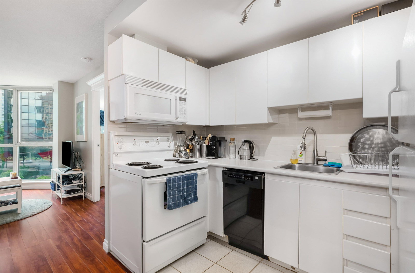Listing Image 14