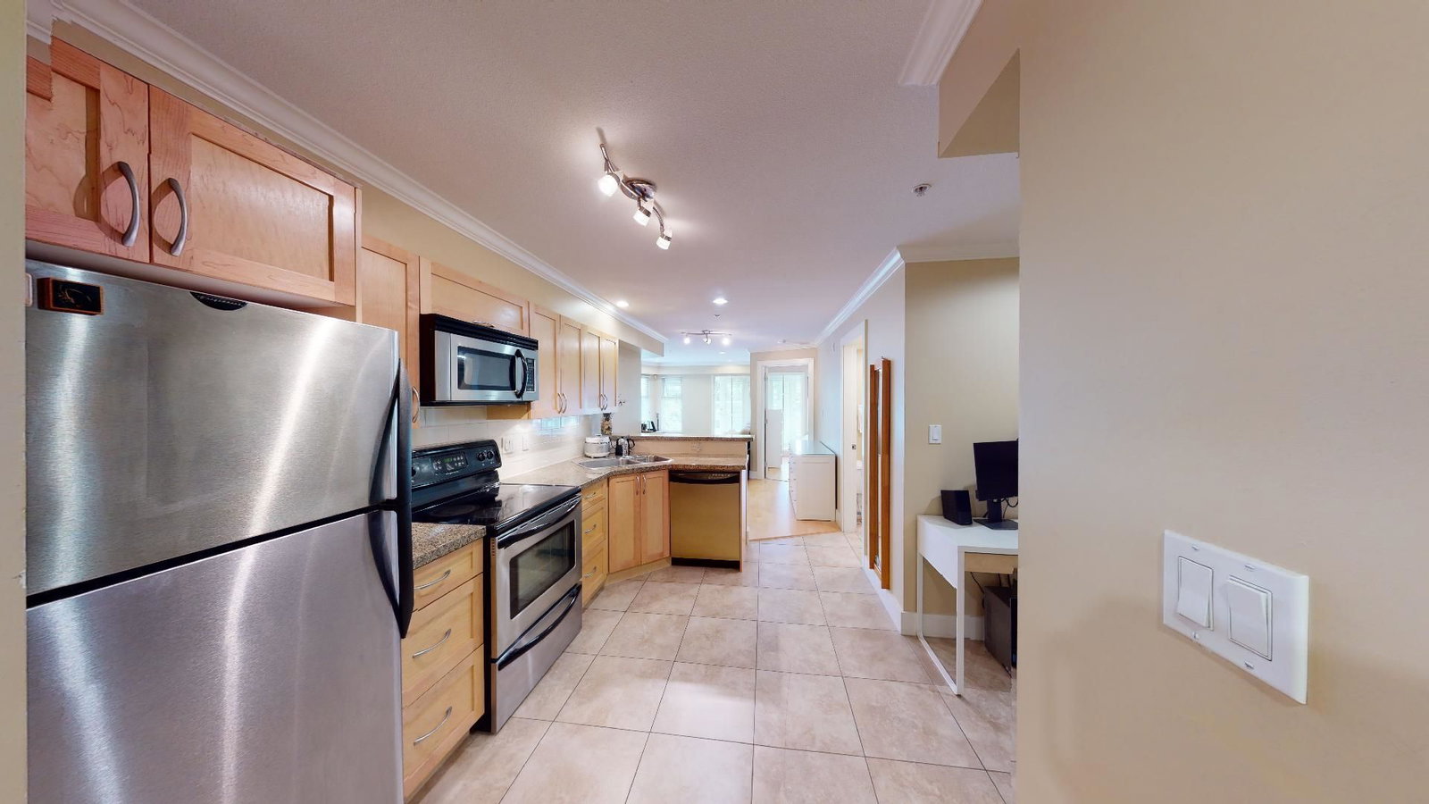 Listing Image 11