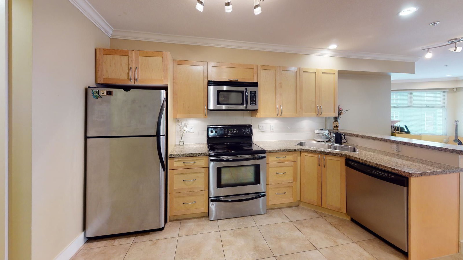 Listing Image 12