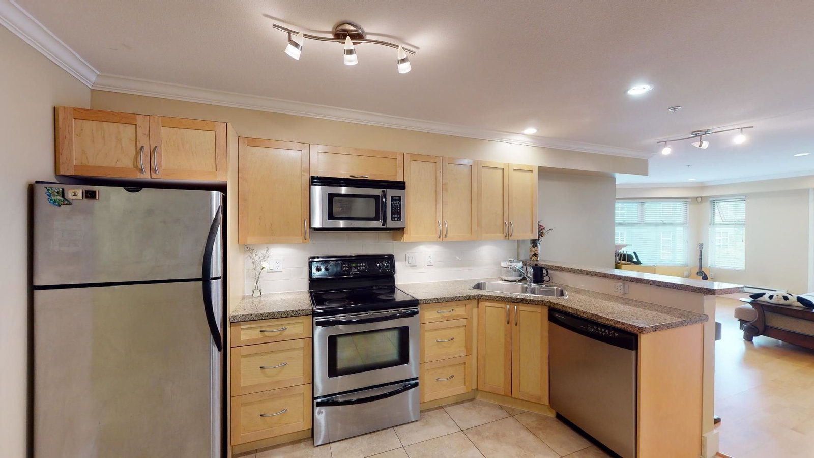 Listing Image 8