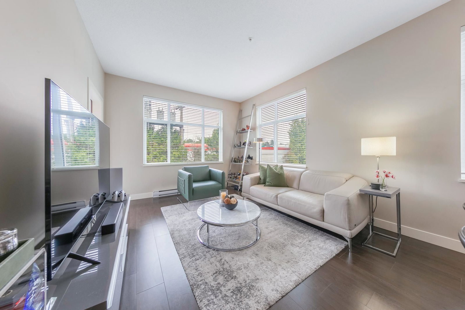 Listing Image 9