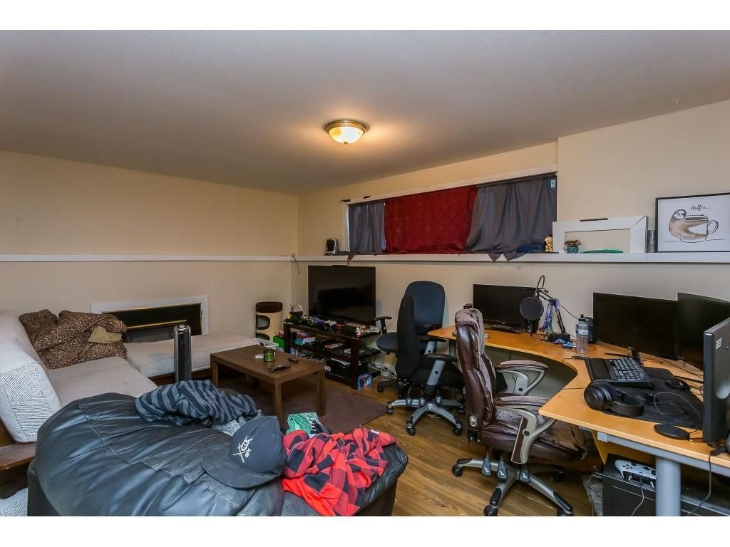 Listing Image 13
