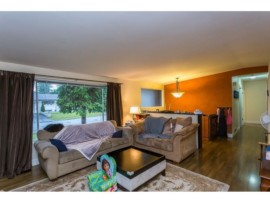 Listing Image 6