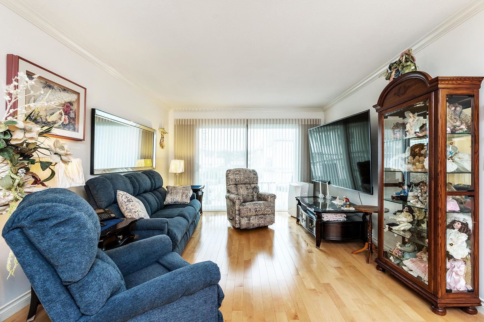 Listing Image 5