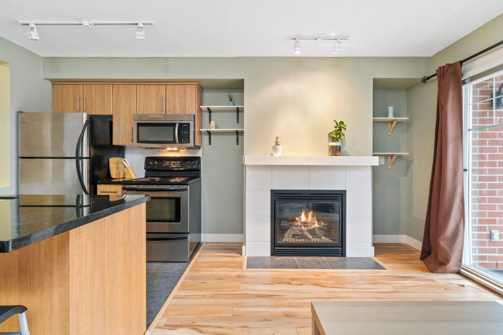 Listing Image 15