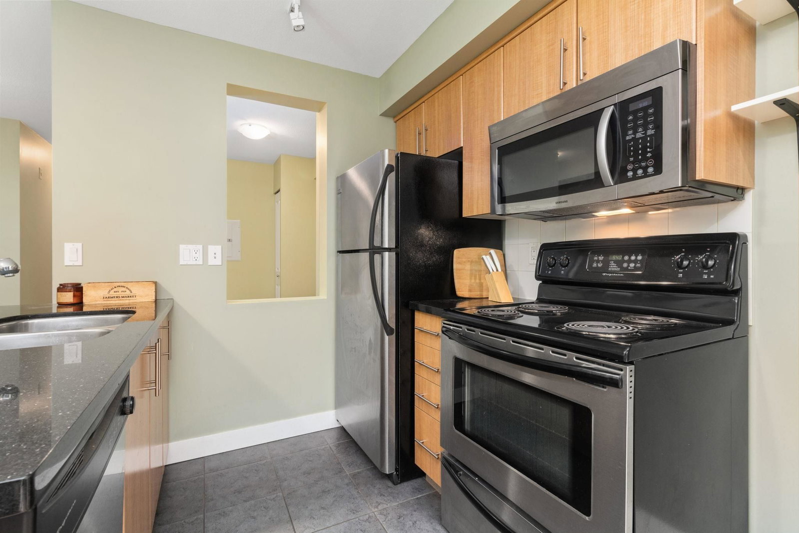 Listing Image 16