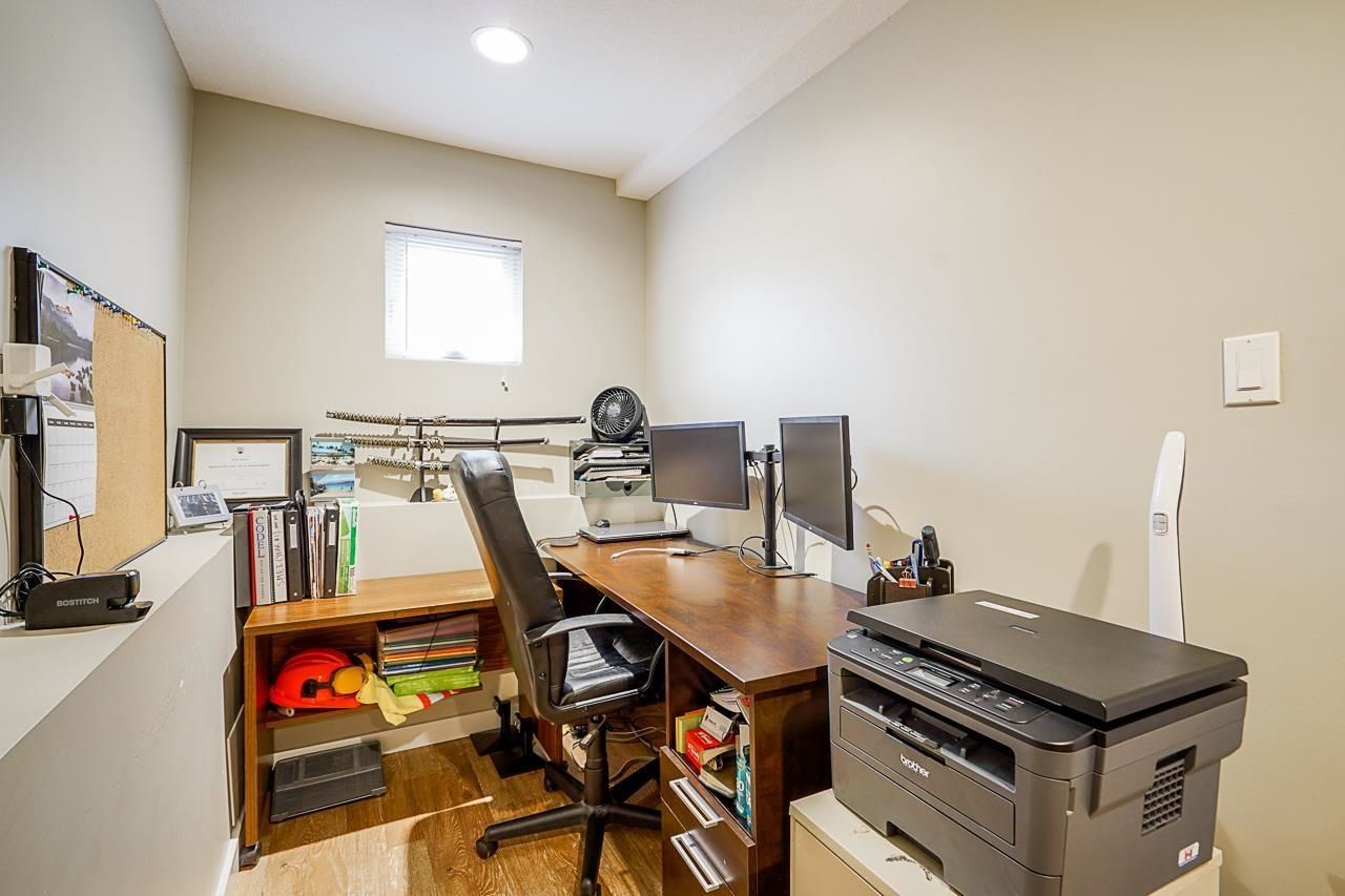 Listing Image 23