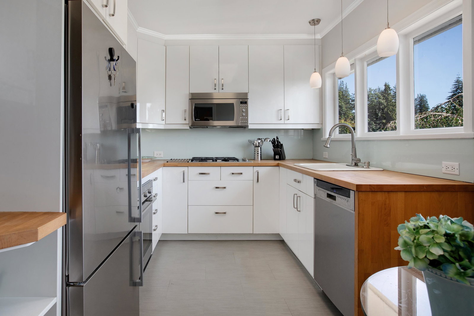 Listing Image 9