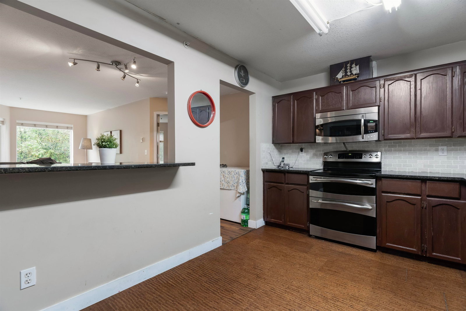 Listing Image 14