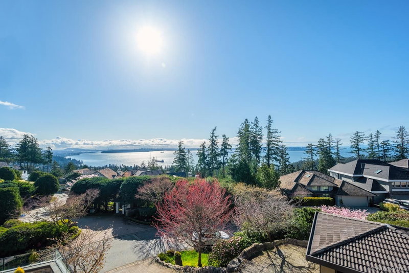 5401 West Vista Court, West Vancouver, V7W 3G8 | Image 2