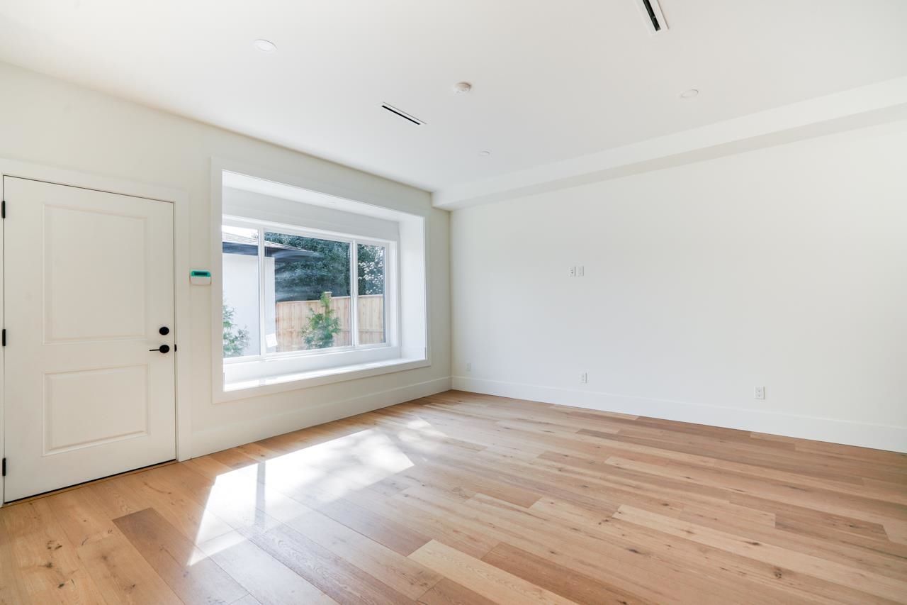 Listing Image 28